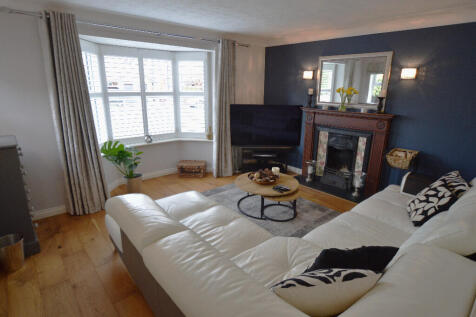 Formal Lounge