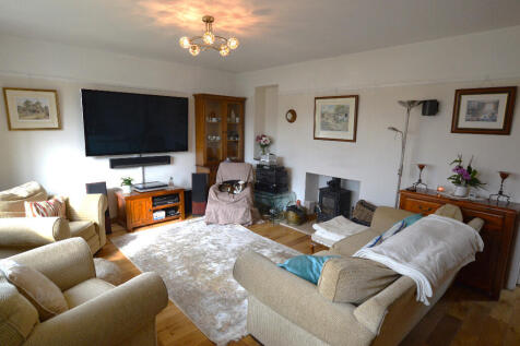 Bay Fronted Lounge