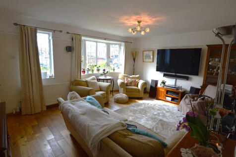 Bay Fronted Lounge