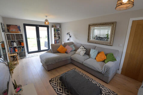 Dual Aspect Lounge
