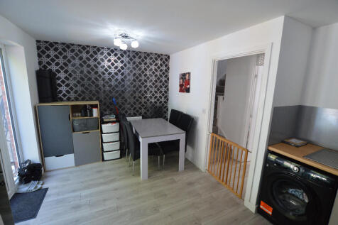 Kitchen / Dining