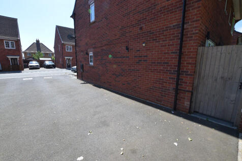 Driveway To Side