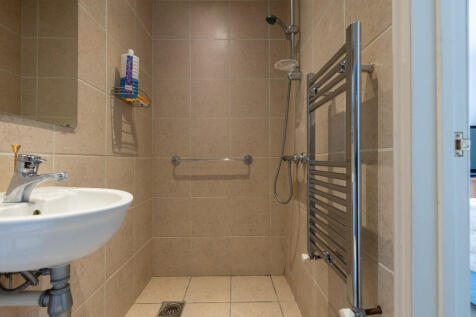 Bed 2 - En-Suite