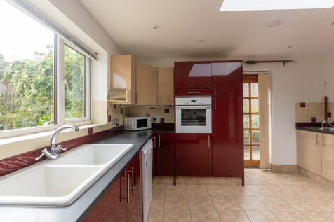 Fitted Kitchen
