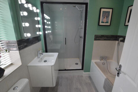 Master En-Suite