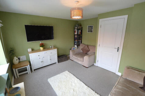 Lounge / Bedroom 4