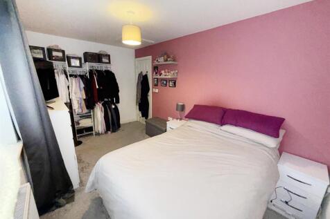 bed 1a.jpg