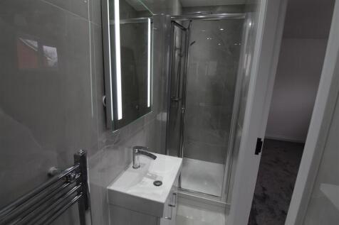 En-suite 2.JPG