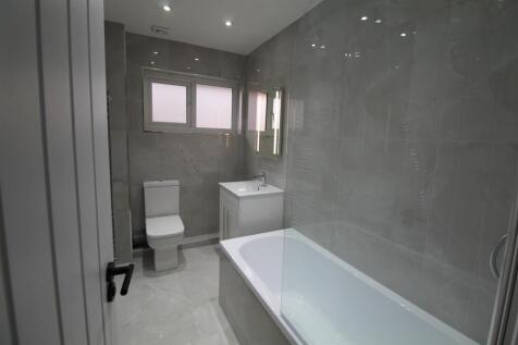 Bathroom 2.JPG