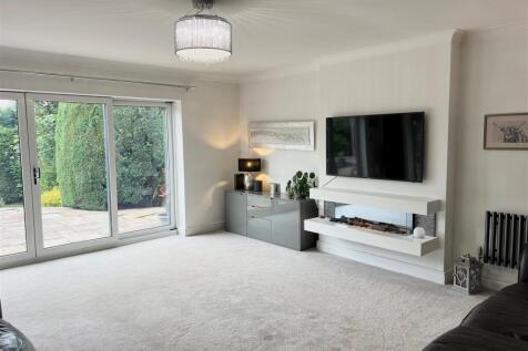 lounge 2.jpg
