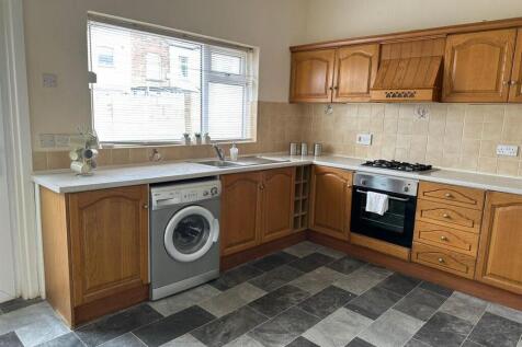 new kitchen 1.jpg