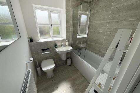 bath 1.jpg
