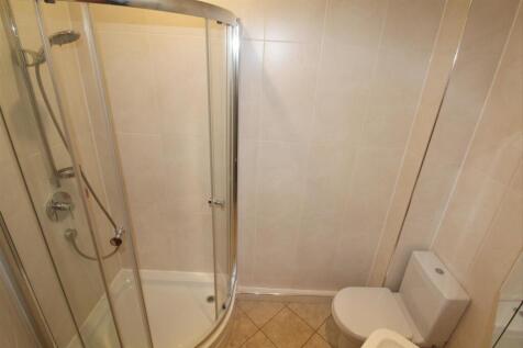 En-suite 2.jpg