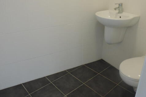 w/c cloakroom and seperate utility