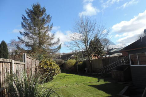 Beautiful rear enclosed garden