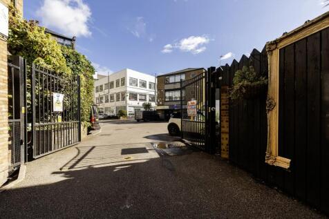 Canonbury Yard 31.jpg