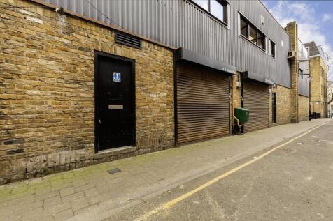 2326 St Albans Place 24.jpg