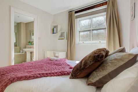 Bedroom 24_H0A0914_5_6_7_8.jpg