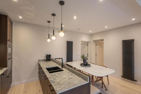 Open Plan Kitchen/Diner &amp; Living Space