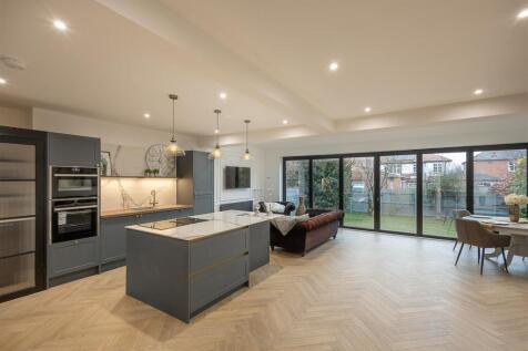 Open Plan Kitchen/Diner &amp; Family Room