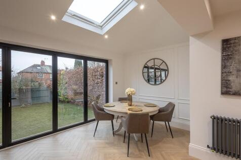 Open Plan Kitchen/Diner &amp; Family Room