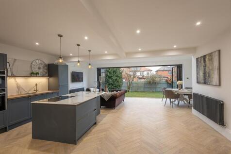Open Plan Kitchen/Diner &amp; Family Room