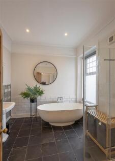 En-Suite Bathroom