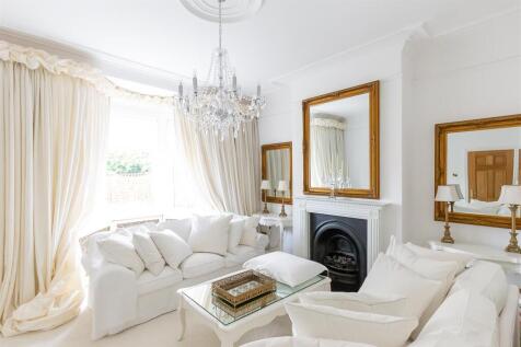 Sitting Room (Bedroom 1)