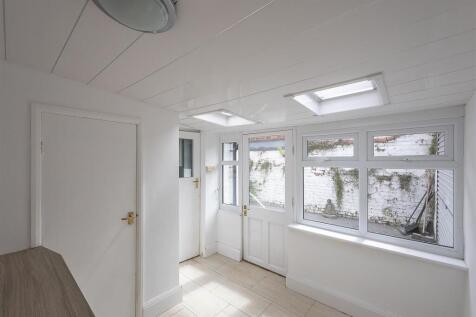 Lean-to