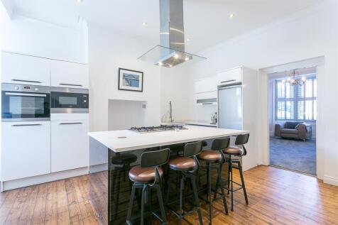Breakfasting Kitchen