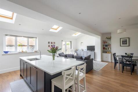 Open Plan Kitchen Reception