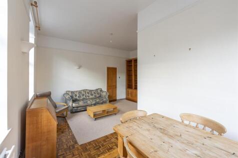 Sitting/Dining Room