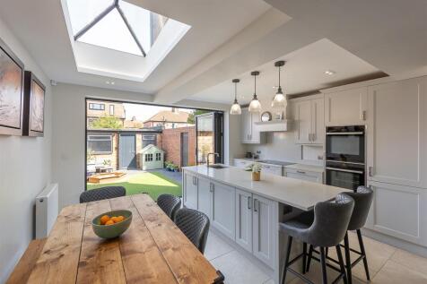 Kitchen/Diner &amp; Family Room