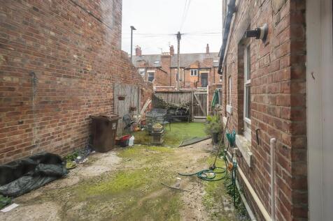 Shared Rear Yard