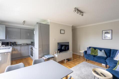 Open Plan Lounge/Kitchen