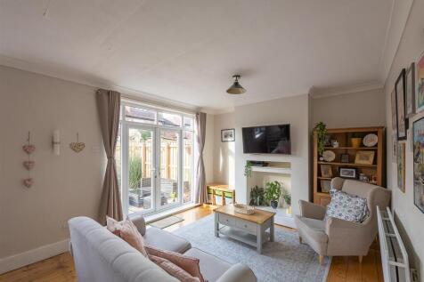 Open Plan Kitchen/Diner &amp; Living Space