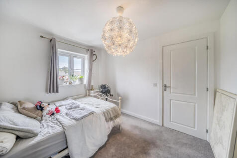 1360172-11-68e4e4...