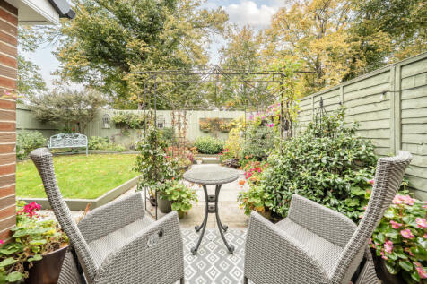 1368925-3-68ee310...