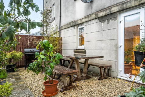 1371865-3-68fa432...