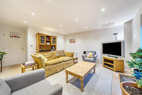 1371865-9-68fa43b...