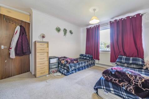 1371607-4-68fb95f...