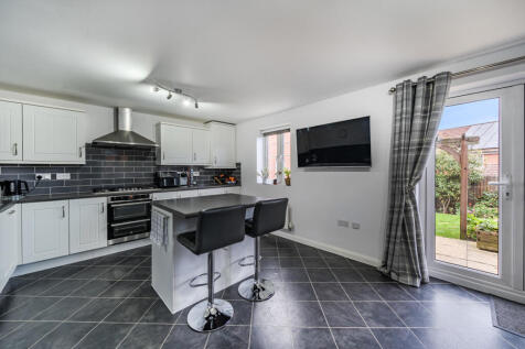 1376784-5-690e3e6...