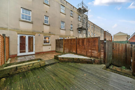 1382420-4-691715b...