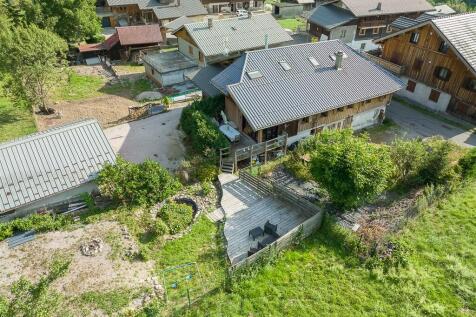 Garden And Sundeck