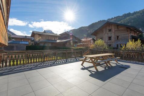 Shared Sun Deck