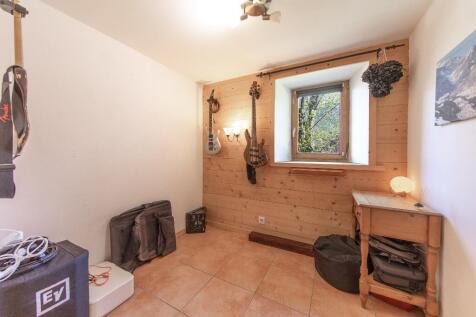 Flat Bedroom