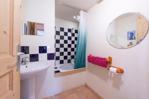 Flat Bathroom