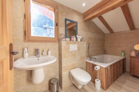 Upper Bathroom