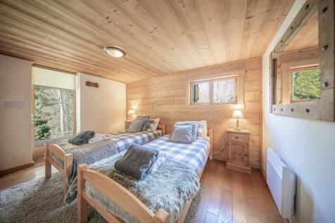 Lower Bedroom 2