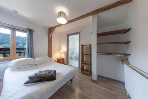 Studio Bedroom